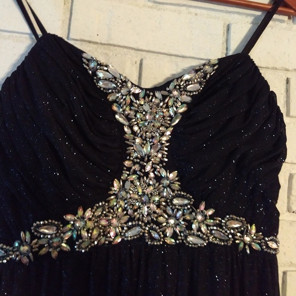 Prom/formal gown - Picture 4 of 8